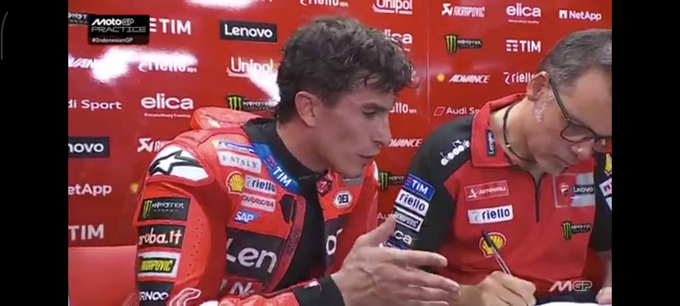 Marc Marquez alami dua kali crash di lintasan saat sesi Practice MotoGP Mandalika 2025.