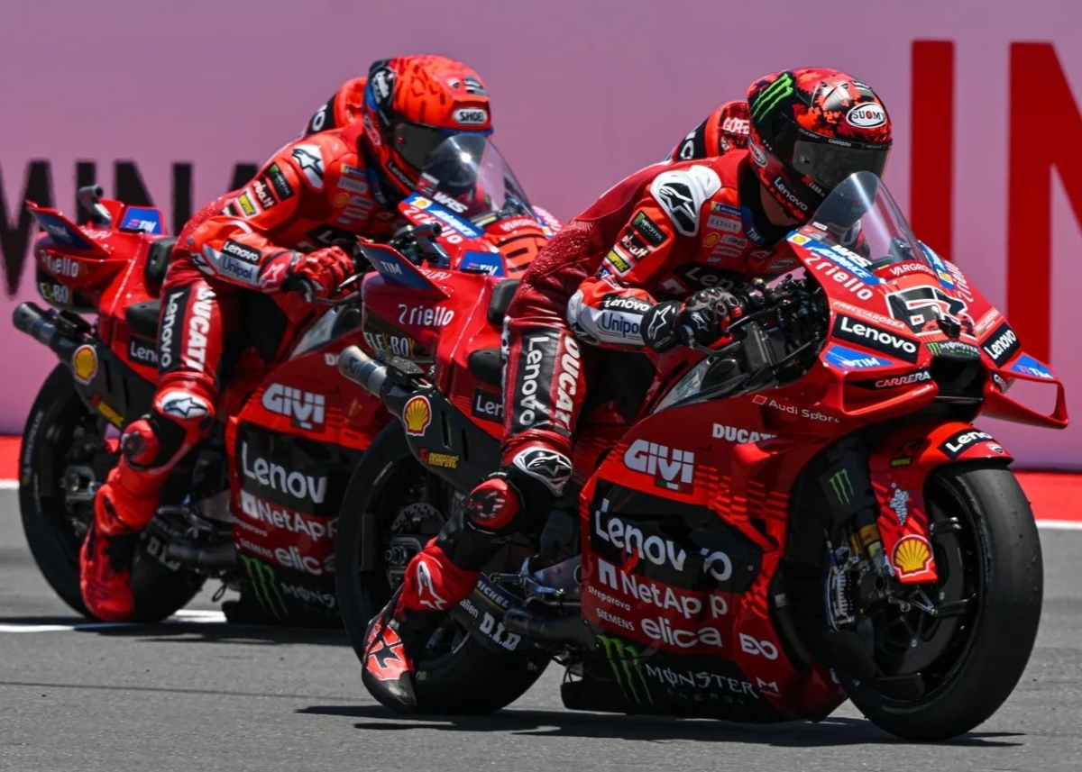 Pecco Bagnaia kembali terpuruk di MotoGP Indonesia 2025.