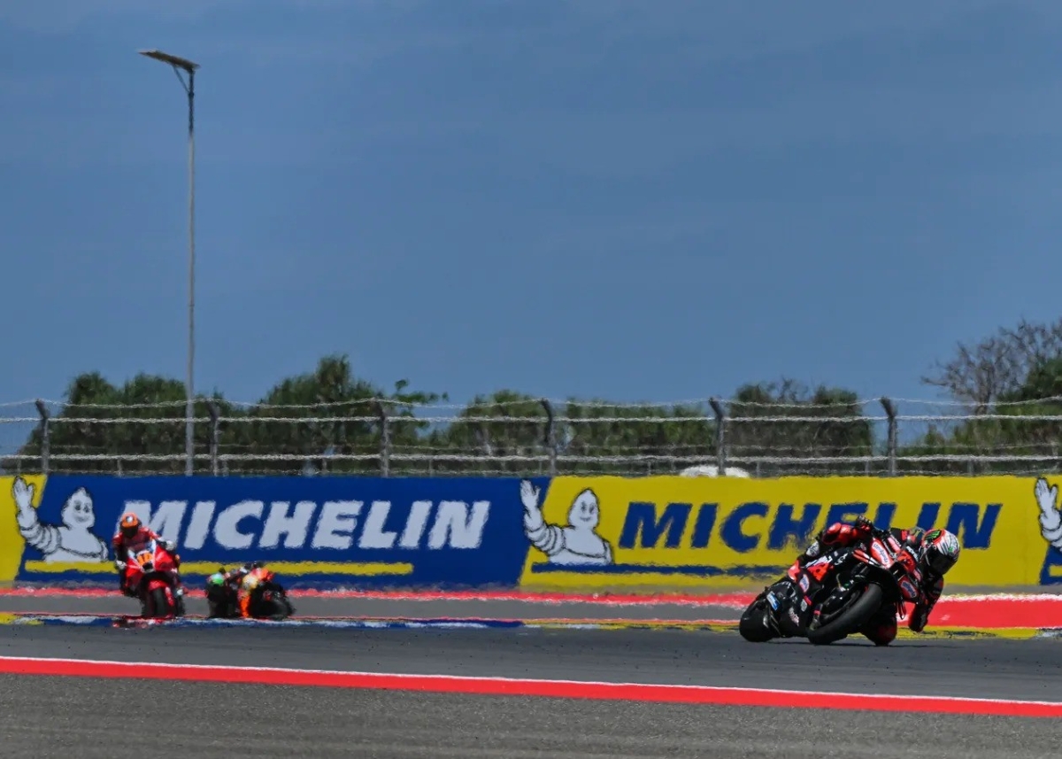 Marco Bezzecchi raih pole position MotoGP Mandalika 2025 dengan rekor lap.