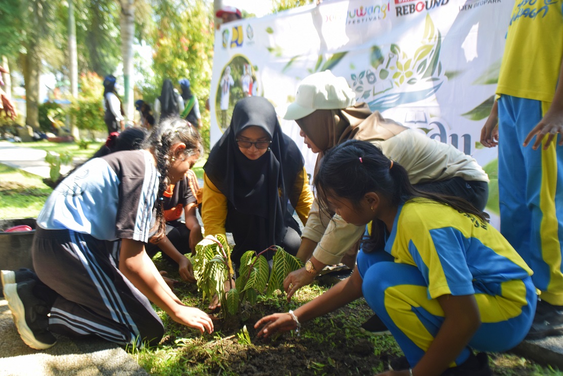 Program edukasi Sekardadu di Bangorejo Banyuwangi.