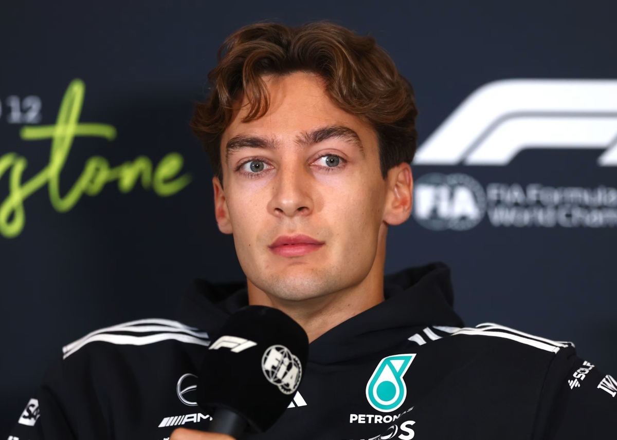 George Russell raih pole position menakjubkan di F1 GP Singapura 2025.