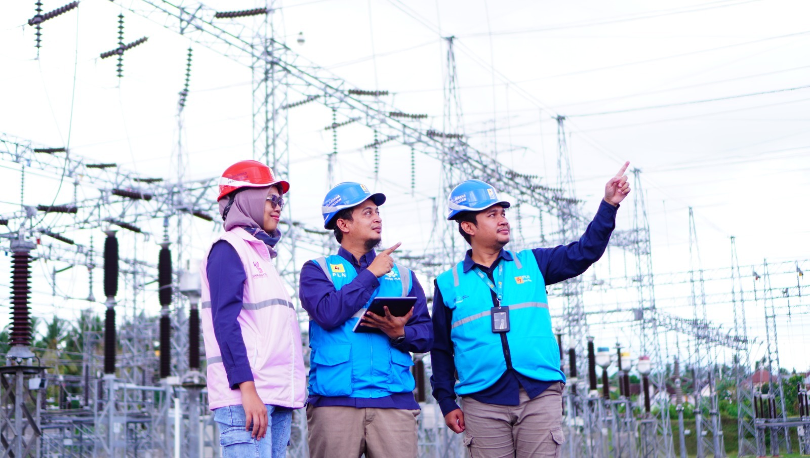 PLN meresmikan Penyulang Tawang Alun di Banyuwangi. Distribusi listrik lebih stabil, gangguan cepat pulih, dukung aktivitas masyarakat dan industri.