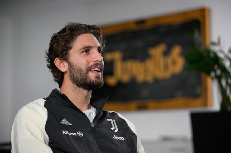 SANG KAPTEN: Manuel Locatelli jadi incaran Chelsea