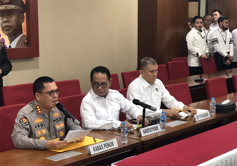 Kortas Tipidkor Polri mengungkap kasus dugaan korupsi yang menyeret nama adik Jusuf Kalla, Halim Kalla, pada Senin (6/10).