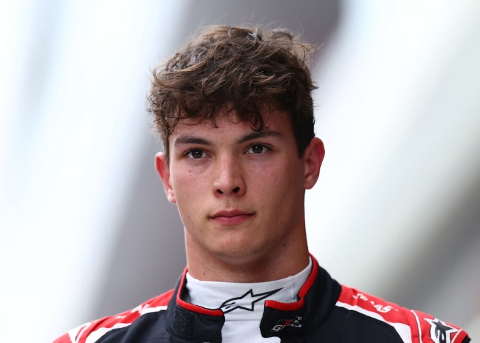 Ollie Bearman raih poin penting untuk Haas di F1 GP Singapura.