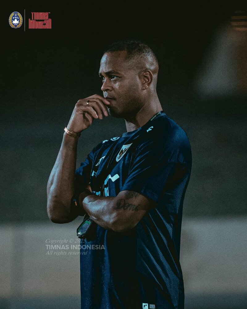 TUGAS BERAT: Patrick Kluivert dituntut bisa memaksimalkan dua laga Indonesia vs Arab Saudi dan Irak