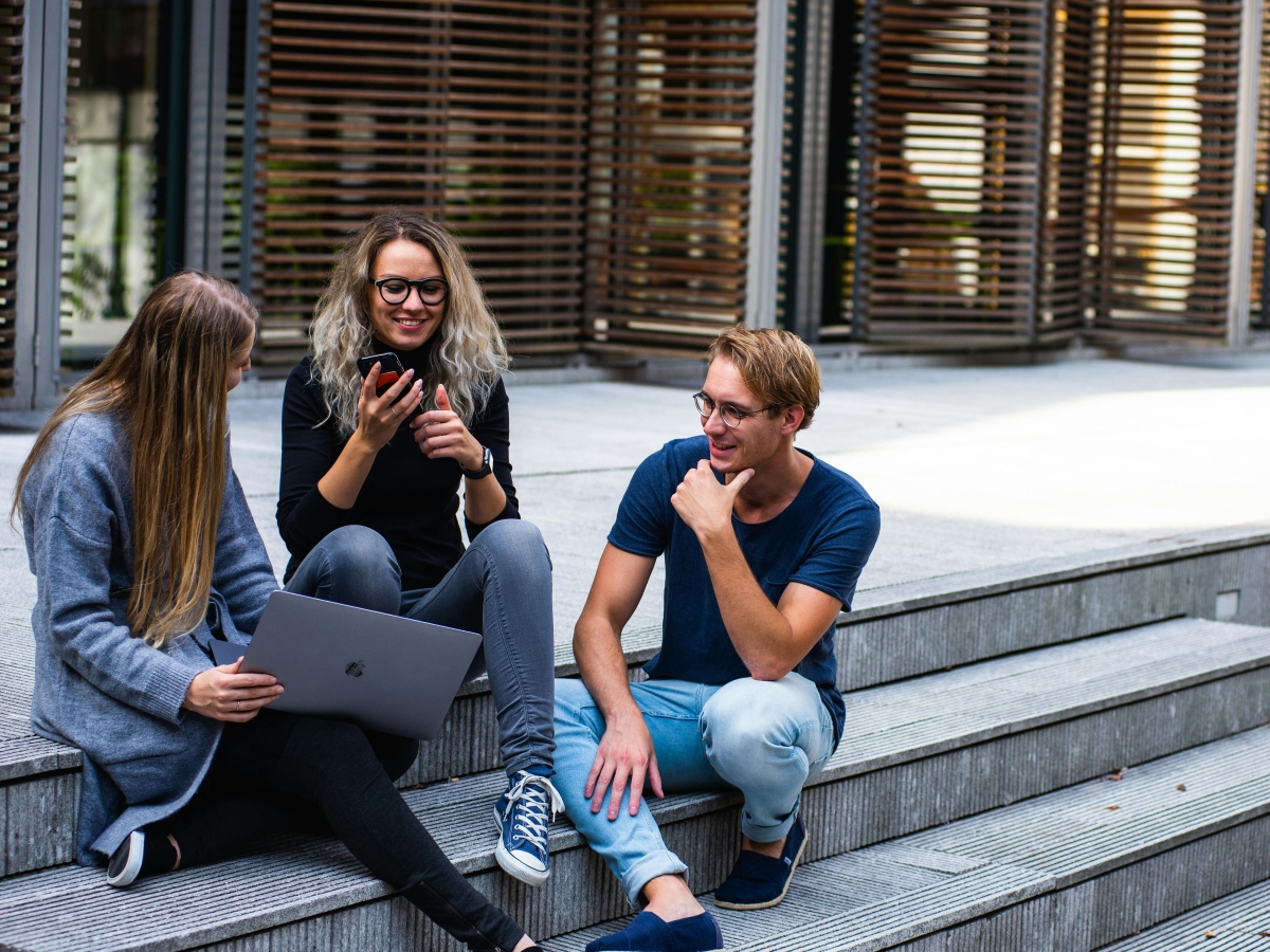 Panduan lengkap cara daftar Magang Hub Kemnaker 2025 untuk fresh graduate.