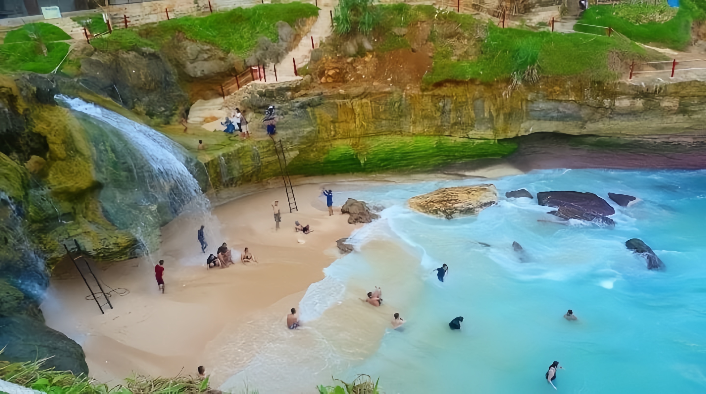 Pantai Banyu Tibo