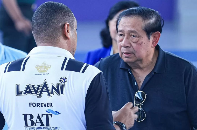 Mantan Presiden SBY bersama pelatih Jakarta LavAni beberapa waktu lalu.