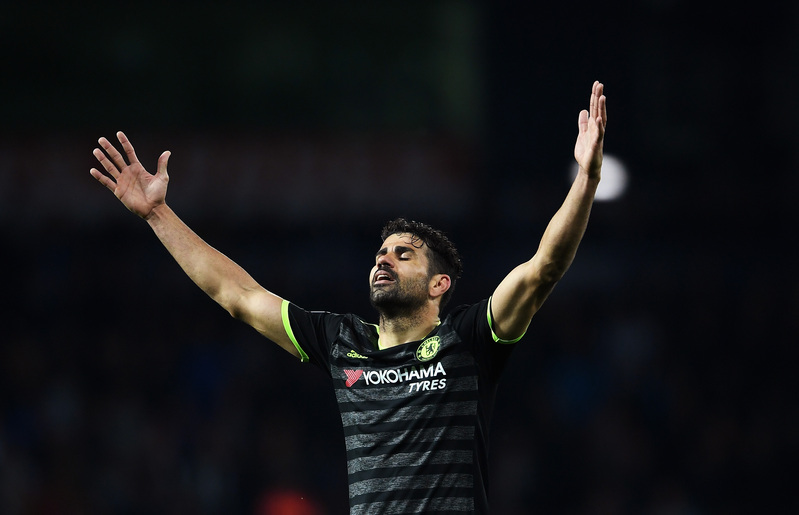 TEMPERAMEN: Diego Costa kembali terlibat ketegangan dengan Skrtel saat laga amal Chelsea vs Liverpool Legend