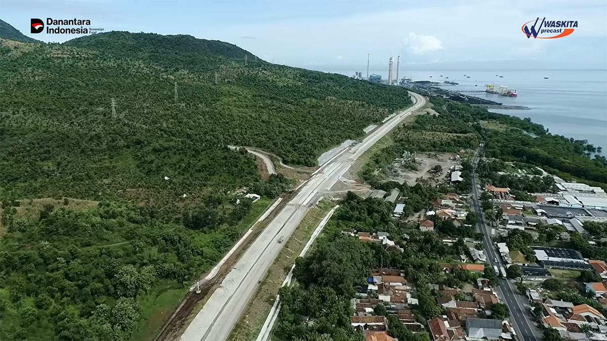 Progres jalan Tol Probowangi di Kawasan Banyuglugur, Situbondo, perbatasan dengan Paiton Probolinggo.