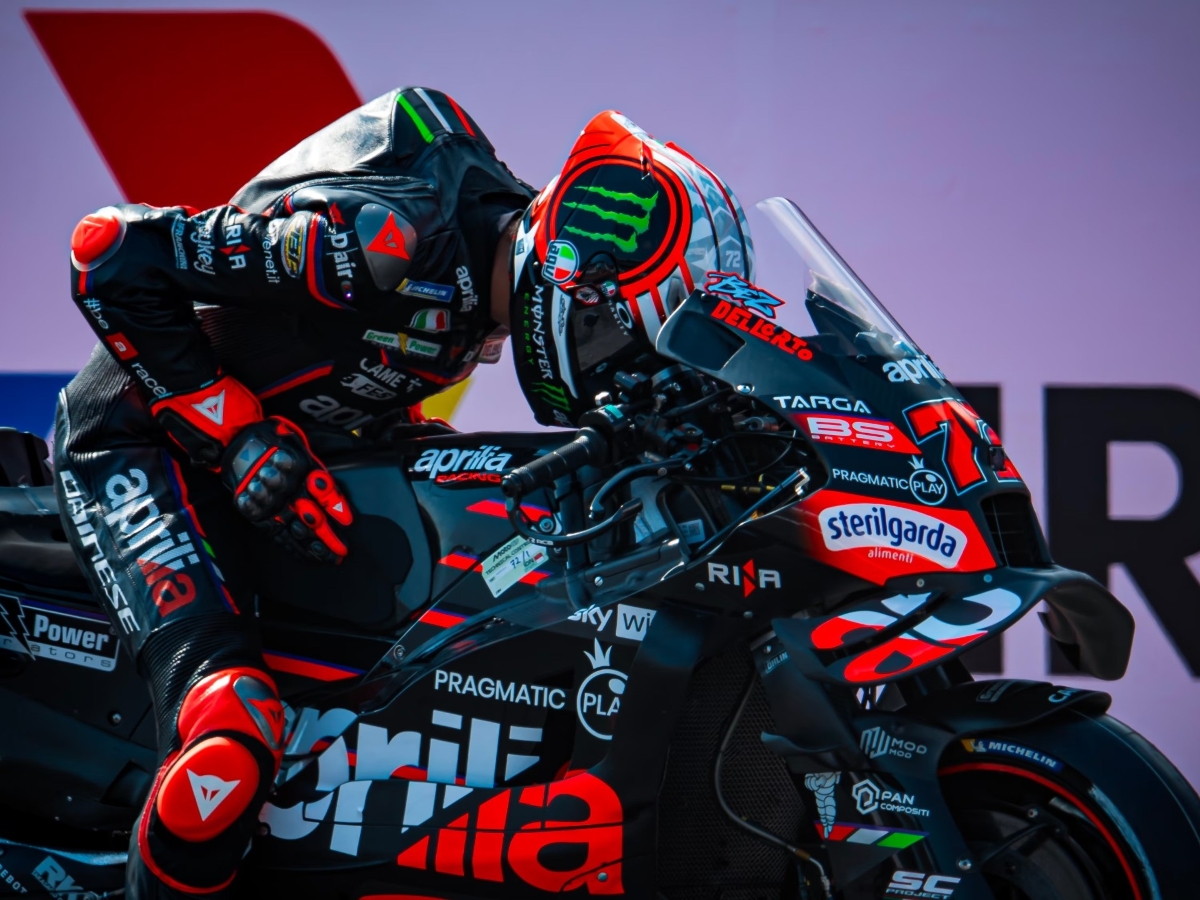 Marco Bezzecchi dijatuhi double long lap penalty di MotoGP Australia 2025.