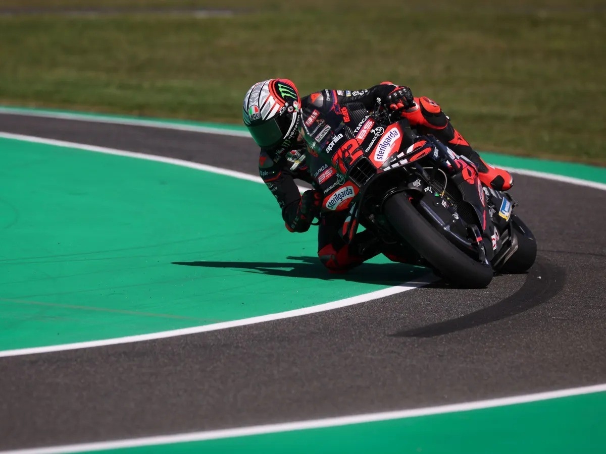 Marco Bezzecchi menangkan sprint race MotoGP Australia 2025 di Phillip Island.