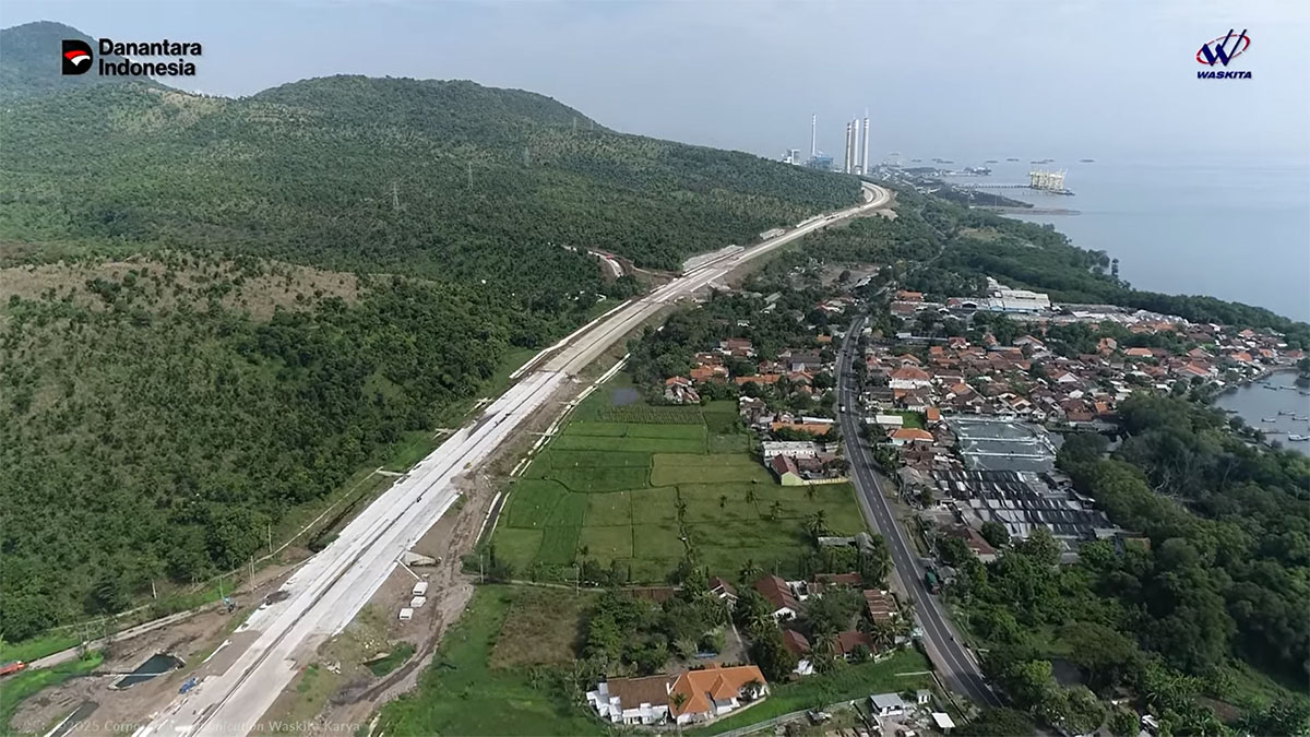 Progres tol Probowangi di wilayah Banyuglugur, perbatasan Paiton Probolinggo.