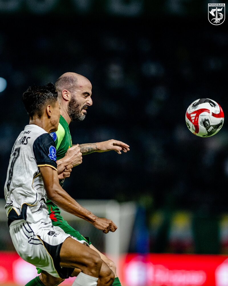 KALAH: Persebaya terpental dari lima besar usai dicukur Persija di kandang sendiri