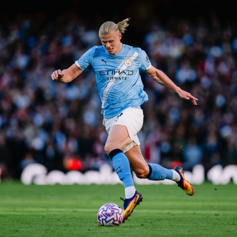 PREDATOR: Erling Haaland menjadi pembeda di laga Manchester City vs Everton
