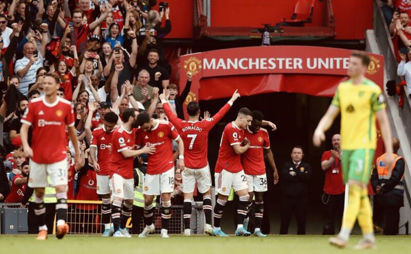 STARTING XI IMPIAN: Laga Liverpool vs Manchester United hadirkan cerita line up impian di era Premier League