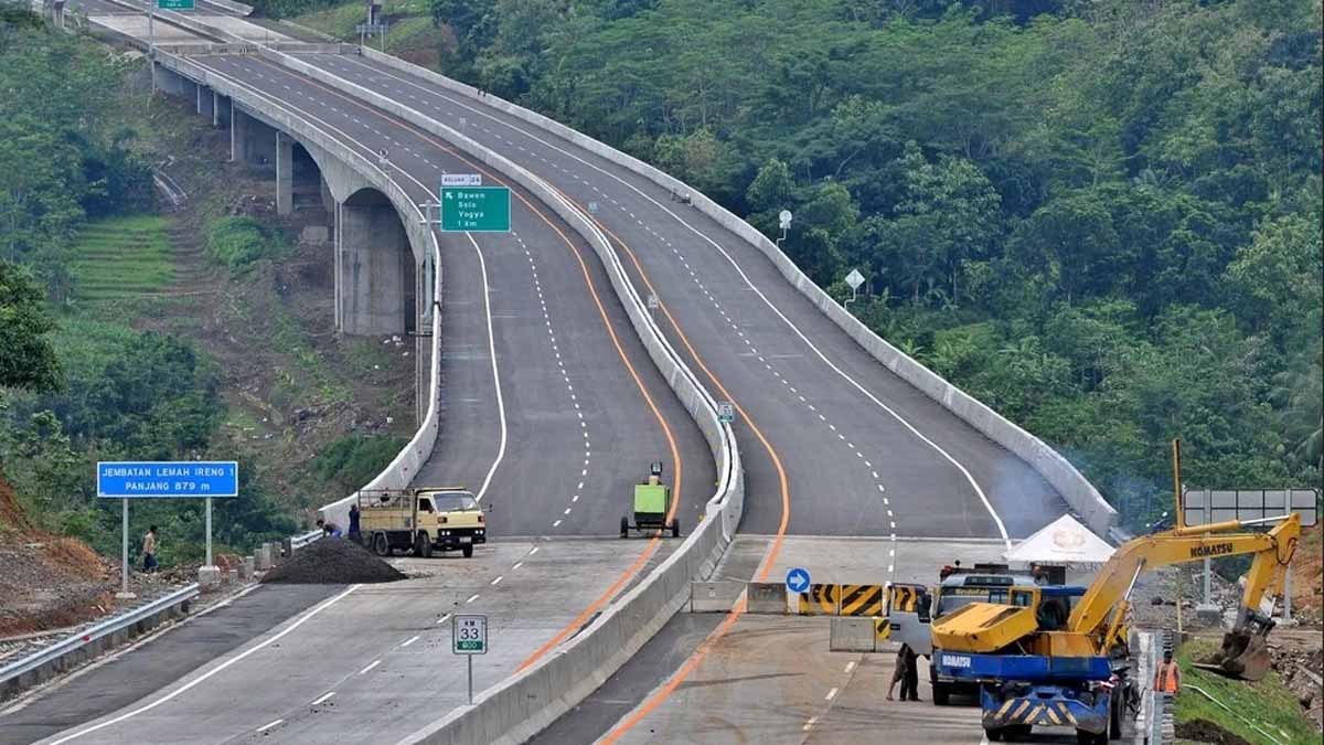 Progres tol Probowangi saat ini baru sampai Suboh, Situbondo. Ruas dari Probolinggo beroperasi secara terbatas pada Libur Nataru 2025