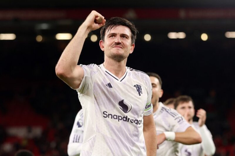 JADI PENONTON: Harry Maguire salah satu bintang timnas Inggris yang dicoret 