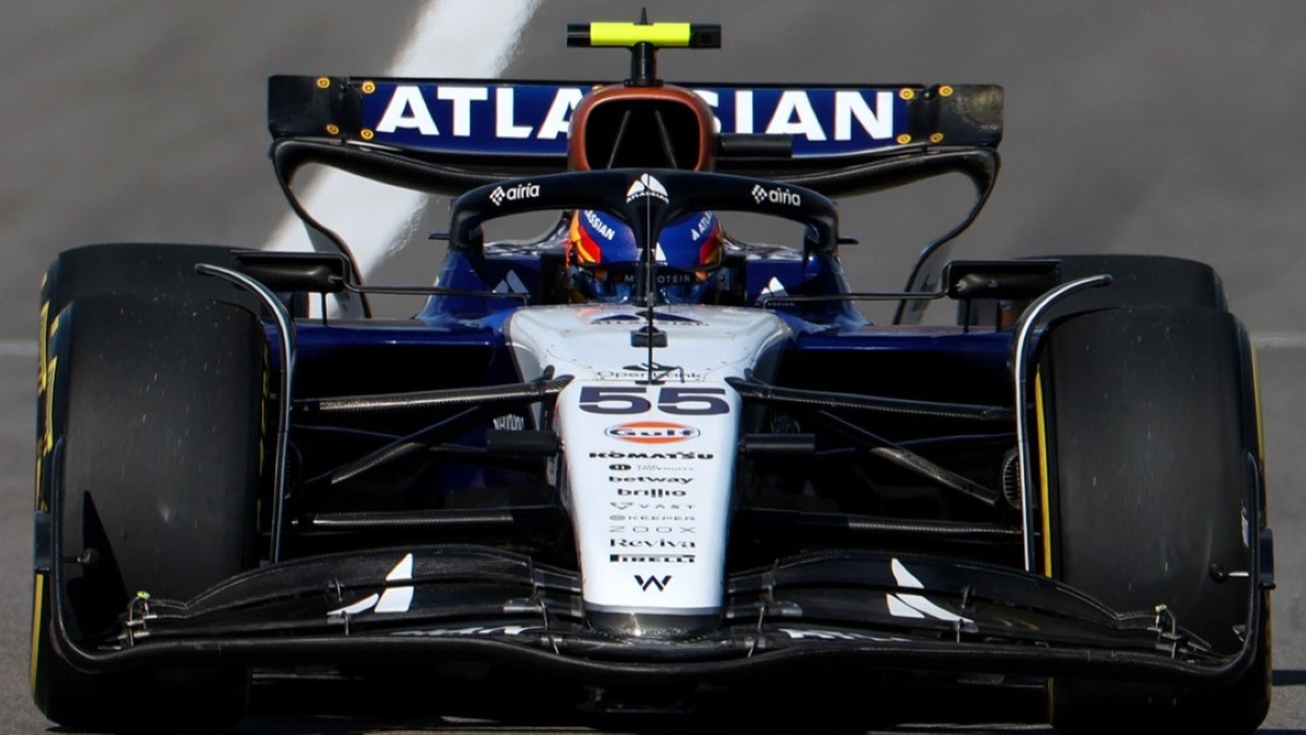 Carlos Sainz menjelaskan alasan di balik manuver berisiko yang mengakhiri balapan F1-nya.