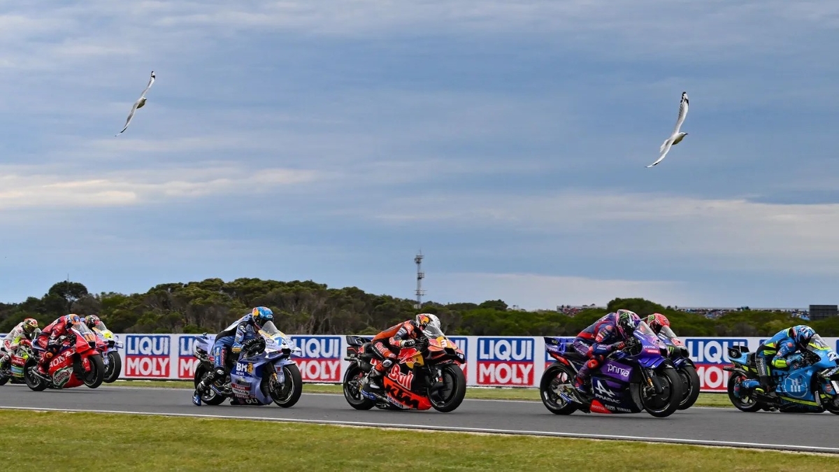 MotoGP Malaysia 2025 di Sirkuit Sepang siap menyajikan aksi seru.