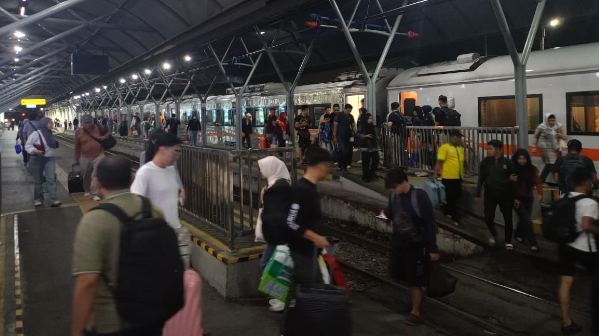 KAI hadirkan Kereta Api Mutiara Timur Tambahan untuk Festival Gandrung Sewu 2025.