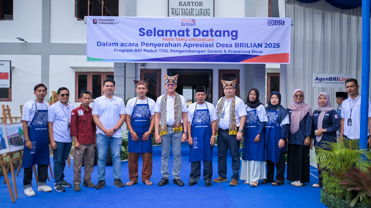 BRI beri penghargaan Desa BRILiaN 2024 di Bukittinggi. Nagari Lawang raih apresiasi nasional berkat inovasi ekonomi desa berbasis wisata alam.