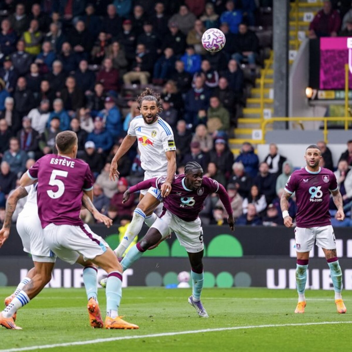 DUEL SERU: Leeds United vs West Ham akan jadi laga menarik di zona merah Liga Inggris