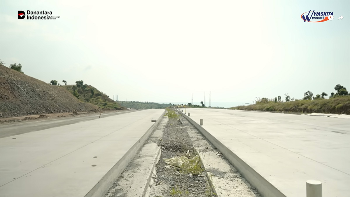 Proyek tol Paiton-Besuki saat ini tinggal pengerjaan finishing. Libur Nataru 2025 akan dibuka fungsional.