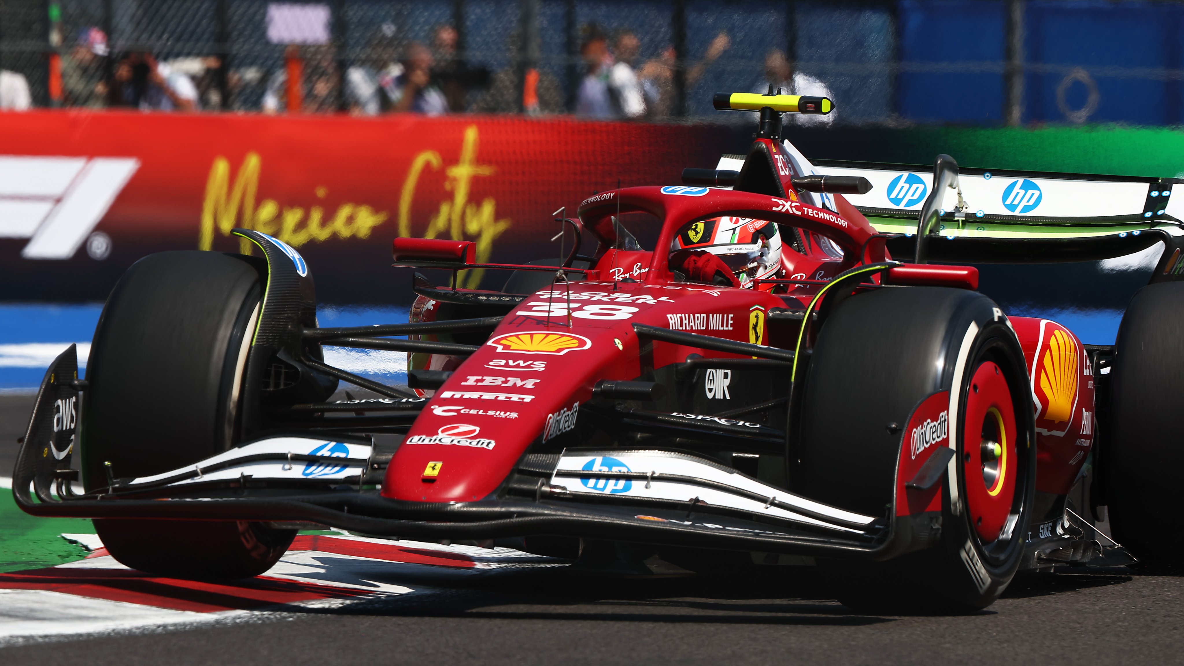 Charles Leclerc memimpin sesi latihan bebas pertama F1 GP Meksiko 2025.