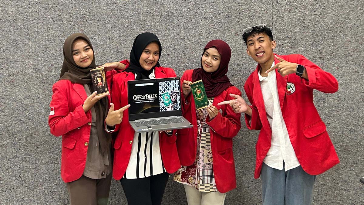 Kelompok kewirausahaan Untag Banyuwangi terdiri Farin Mifta Rahmayanti, Abdul Hamid, Fadila Putri Widiana, dan Gadis Alfiya Kadrun Nada berhasil menembus ajang nasional KMI Expo.