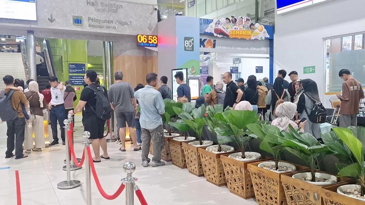 Sejumlah perjalanan kereta api tujuan Jakarta-Bandung dibatalkan. Salah satu yang terdampak adalah KA Parahyangan tujuan Gambir-Bandung (BD) keberangkatan 07.30 WIB.