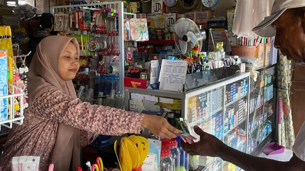 Dirikan AgenBRILink di Pedalaman Papua, Guru Ini Dorong Inklusi dan Literasi Keuangan bagi Masyarakat.