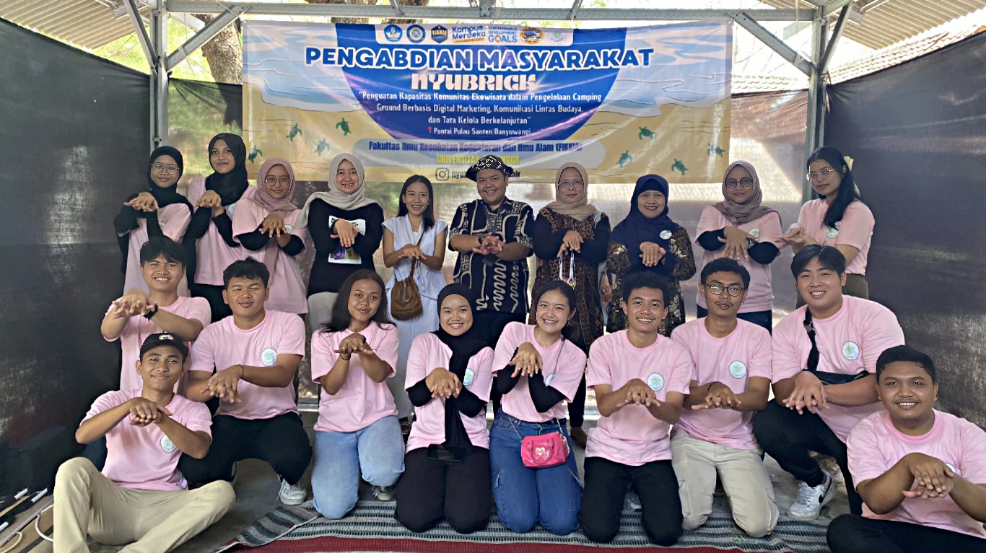 Program Pengabdian Masyarakat Nyubrick FIKKIA Universitas Airlangga 2025.