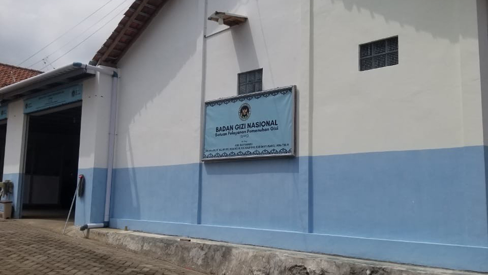 TUTUP SEMENTARA: SPPG Desa Kelir, Kecamatan Kalipuro dilarang beroperasi pasca kasus keracunan yang menimpa ratusan siswa di tiga sekolah.