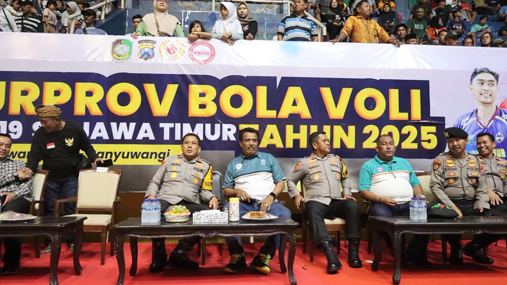 Kapolresta Banyuwangi Rama Samtama Putra dukung Kejurprov Voli U-19 Jatim di GOR Tawang Alun, Lare Osing raih kemenangan gemilang.