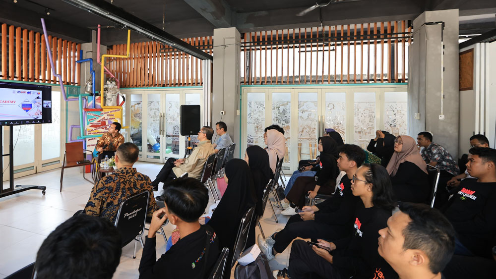 KEMBANGKAN JEJARING: Kemenlu RI menggelar lokakarya yang diikuti 30 alumni Jagoan Banyuwangi.