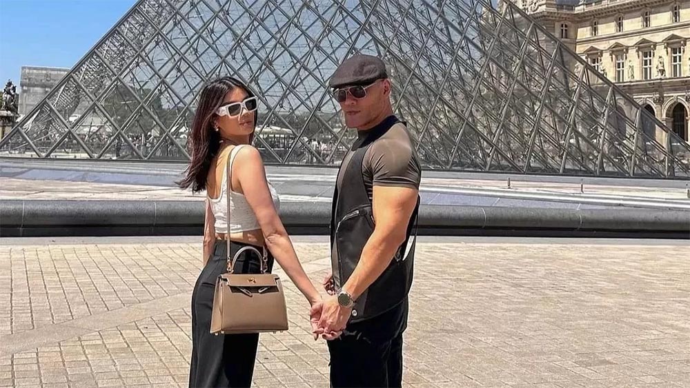Sabrina Chairunnisa dan Deddy Corbuzier berlibur bersama.
