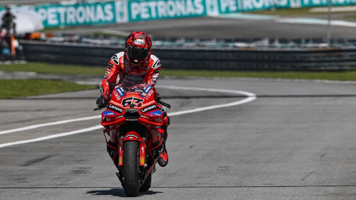 Francesco Bagnaia tertekan jadi rekan setim Marc Marquez di Ducati.