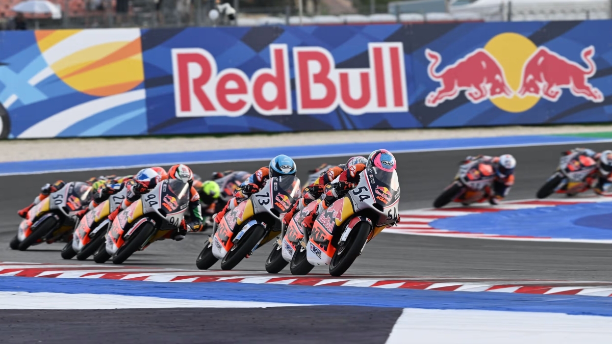 Veda Ega Pratama resmi naik ke Moto3 2026 bersama Honda Team Asia.