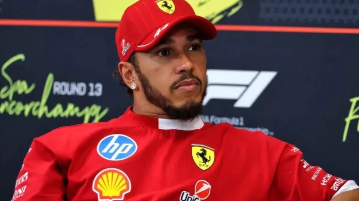 Lewis Hamilton membagikan refleksi jujur tentang tantangan, tekanan, dan adaptasi budaya.