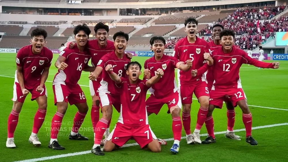 SEJARAH: Timnas Indonesia lolos Piala Dunia U-17 2025. Di babak penyisihan bakal satu grup dengan Brasil, Honduras, dan Zambia.