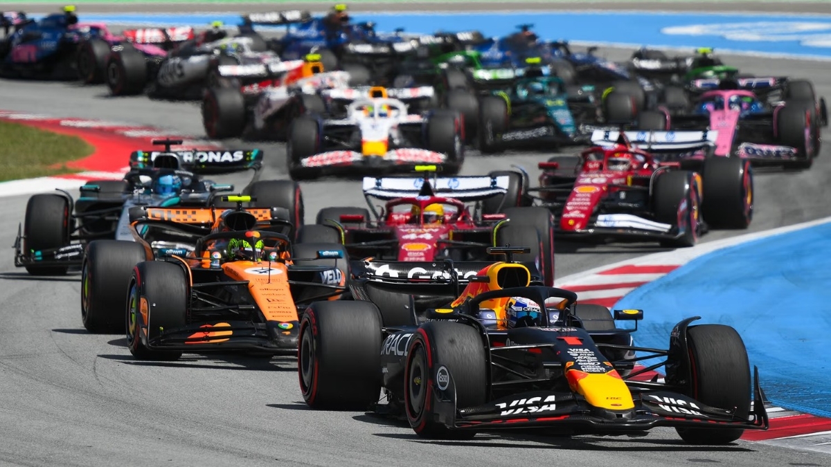 F1 menjelaskan alasan di balik pemilihan siaran dan sorotan radio.