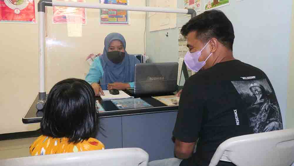 Bagi orang tua yang anaknya mengalami kecanduan dan kesulitan mengontrol zombie scrolling bisa berkonsultasi dengan psikolog RS Al Huda Gambiran.