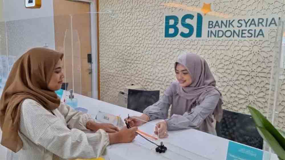 ILUSTRASI pelayanan di Bank Syariah Indonesia (BSI).