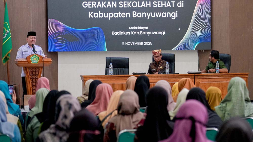 AKSELERASI: Kepala Dinkes Amir Hidayat menyampaikan sambutan pada kegiatan sosialisasi GSS di aula Kantor Kemenag Banyuwangi, Rabu (5/11).