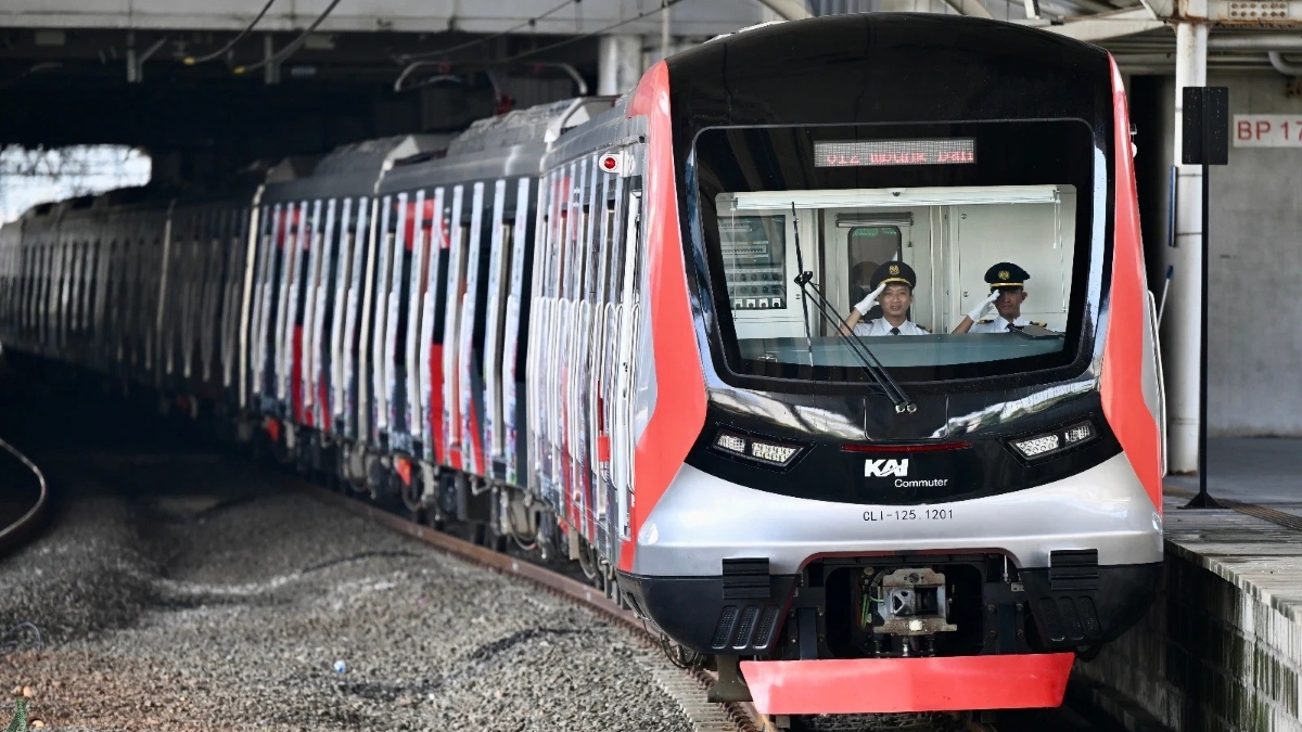 Presiden Prabowo dukung KAI tambah 30 KRL baru senilai Rp5 triliun.