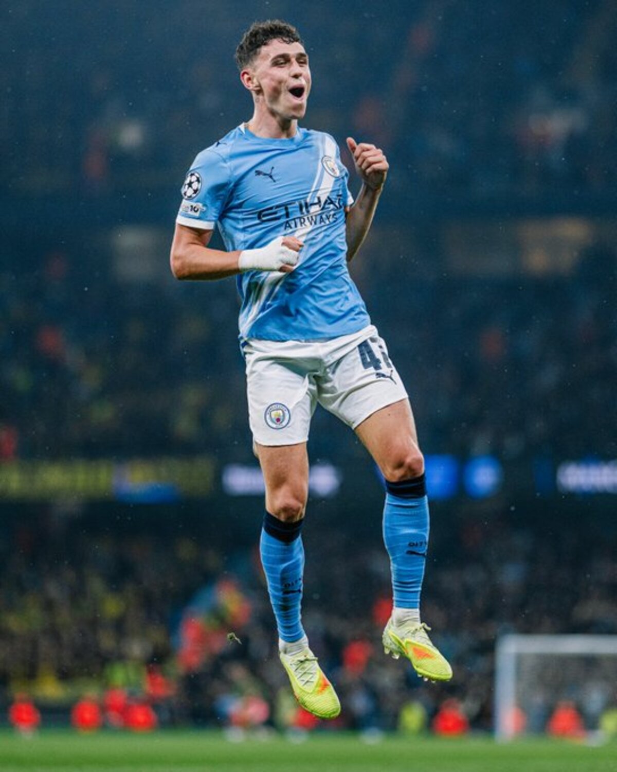 HERO: Phil Foden menjadi man of the match dalam laga City vs Dortmund di Liga Champions
