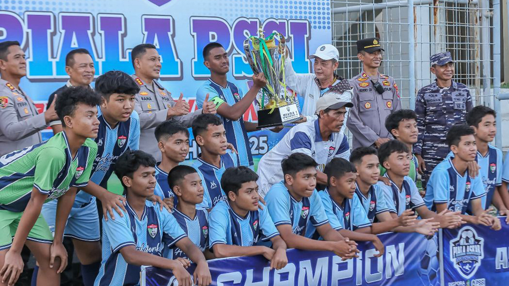 Tim Tunas 19 sebagai juara Piala Askab U-16 di Stadion Diponegoro, Kamis (6/11).