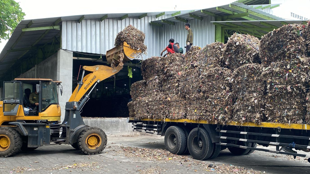 SIRKULAR: Bahan bakar RDF berbahan sampah anorganik produksi TPS 3R Balak siap diangkut ke perusahaan produsen semen PT SBI.